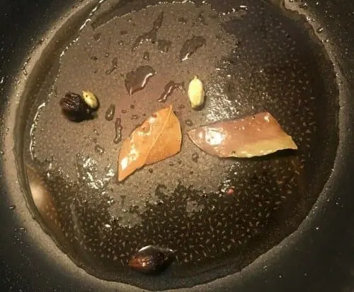 tempering spices in oil 
