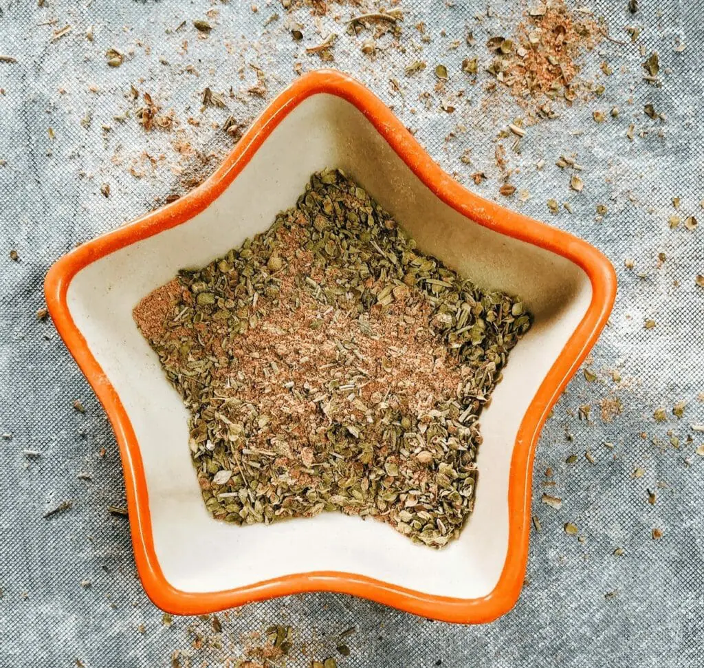 meditarranean spice mix in a bowl