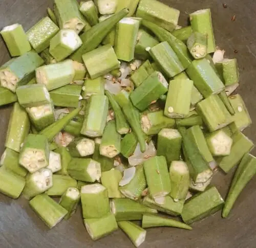Add bhindi to onions